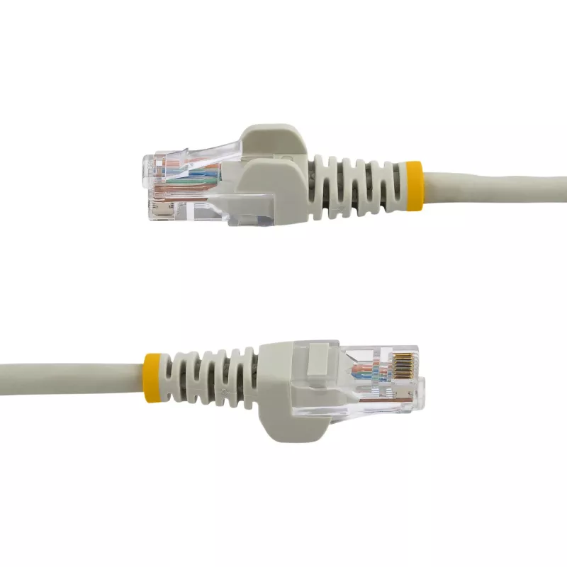 StarTech.com Cable de parcheo Cat5e con conectores RJ45 sin pestaña – 15 m, gris