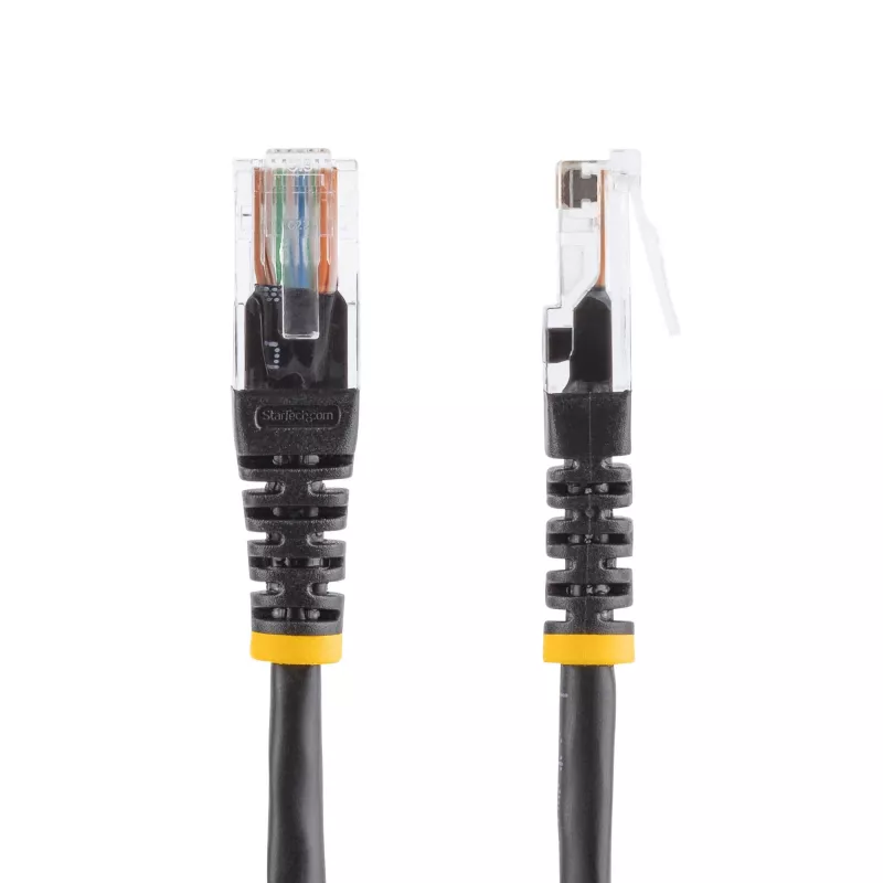 StarTech.com Cable de parcheo Cat5e con conectores RJ45 moldeados – 15 m – negro