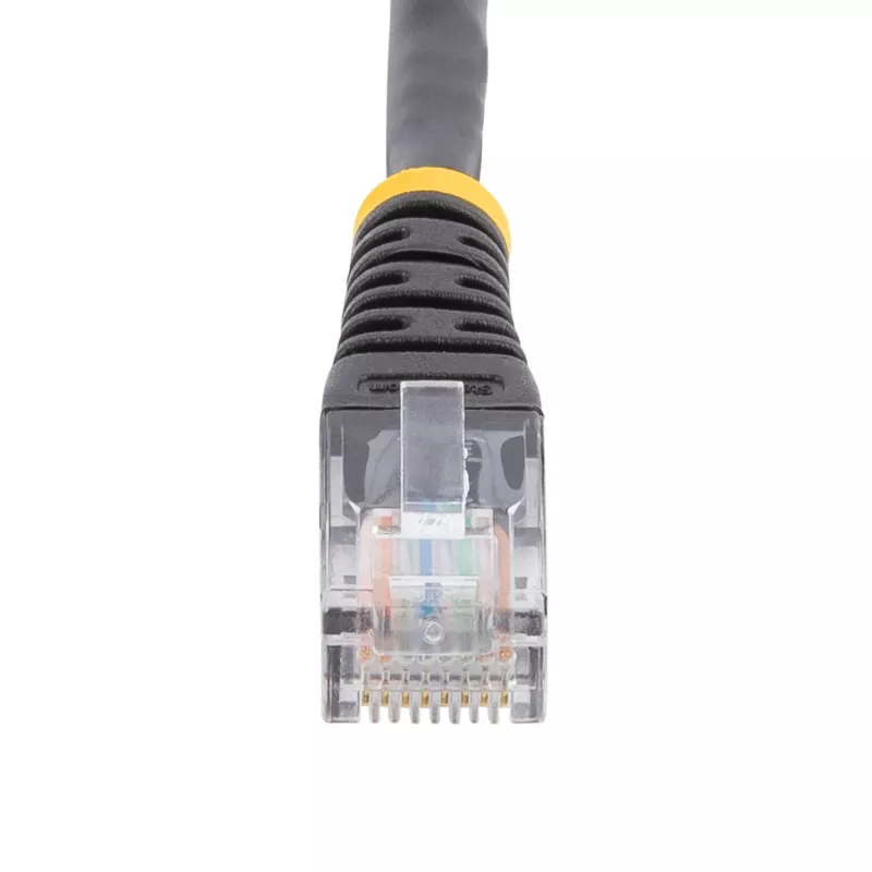 StarTech.com Cable de parcheo Cat5e con conectores RJ45 moldeados – 15 m – negro