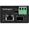 StarTech.com convertidor de medios industrial de fibra óptica a Ethernet PoE+ 30W - SFP a RJ45 - fibra óptica monomodo/multimodo a Gigabit Ethernet de cobre - tamaño mini/compacto - IP-30/ -40 a +75°C