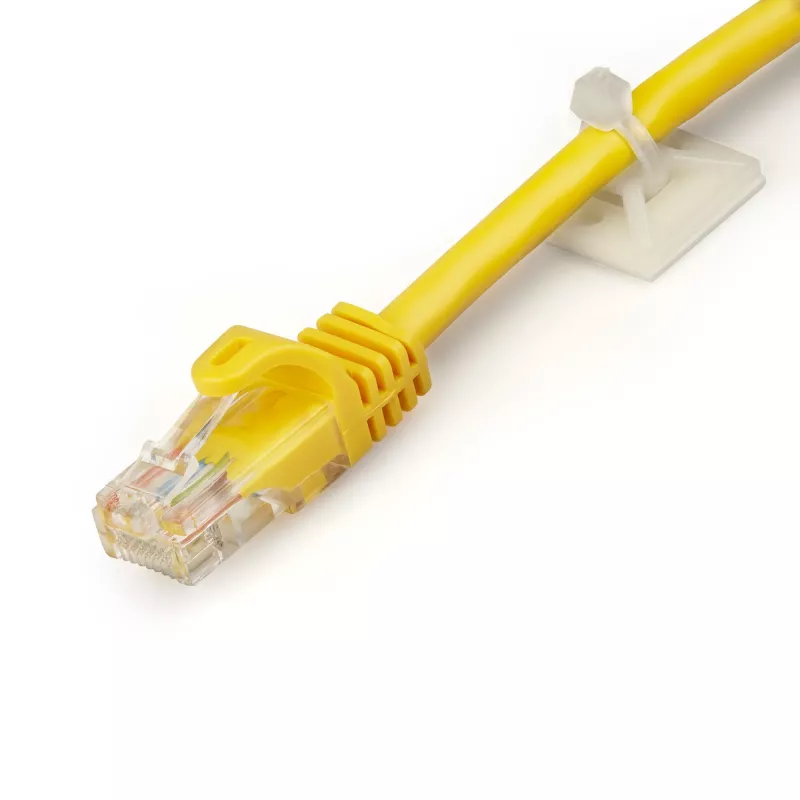 StarTech.com pack de 100 bases para bridas con cinta adhesiva para bridas de 4,6 mm de ancho - bases para bridas de nailon/plástico - bases organizadoras de cables eléctricos/de red / protección contra incendios 94V-2 y listado UL TAA