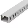 StarTech.com canaleta de cables con ranuras abiertas y tapa, 38 mm (1-1/2 pulgadas) de ancho x 25 mm (1 pulgada) de alto - 2 m (6,5 pies) de longitud - ranuras de 8 mm (1/4 pulgadas), ocultación de cables de red/canaleta de pared de PVC, máx. 20 cables, listado UL
