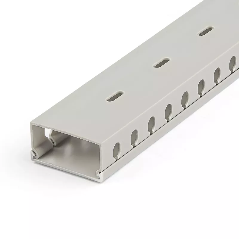 StarTech.com canaleta de cables con ranuras abiertas y tapa, 2 pulgadas (50 mm) de ancho x 1 pulgada (25 mm) de alto - 2 m de longitud - ranuras de 8 mm, ocultación de cables de red/canaleta de pared de PVC, máx. 25 cables, listado UL