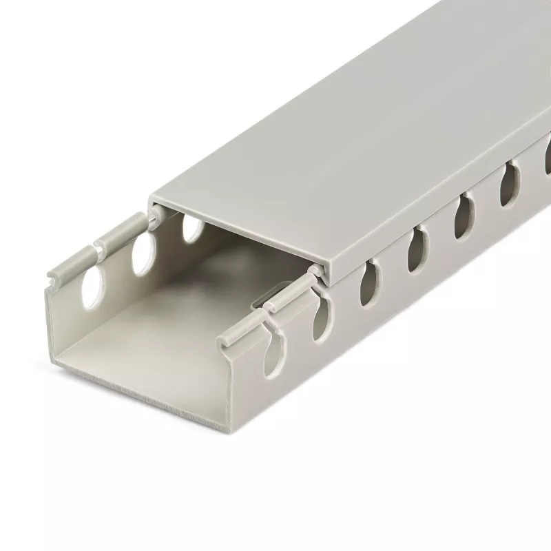StarTech.com canaleta de cables con ranuras abiertas y tapa, 2 pulgadas (50 mm) de ancho x 1 pulgada (25 mm) de alto - 2 m de longitud - ranuras de 8 mm, ocultación de cables de red/canaleta de pared de PVC, máx. 25 cables, listado UL