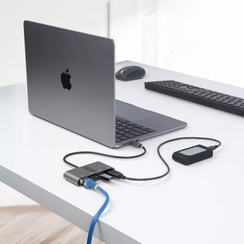 StarTech.com Hub USB-C de 3 puertos con Ethernet - 3x USB-A - Gigabit Ethernet - USB 3.0 5Gbps - alimentado por bus - Cable host USB Type-C de 1ft/30cm - GbE - Hub USB-C a USB-A portátil