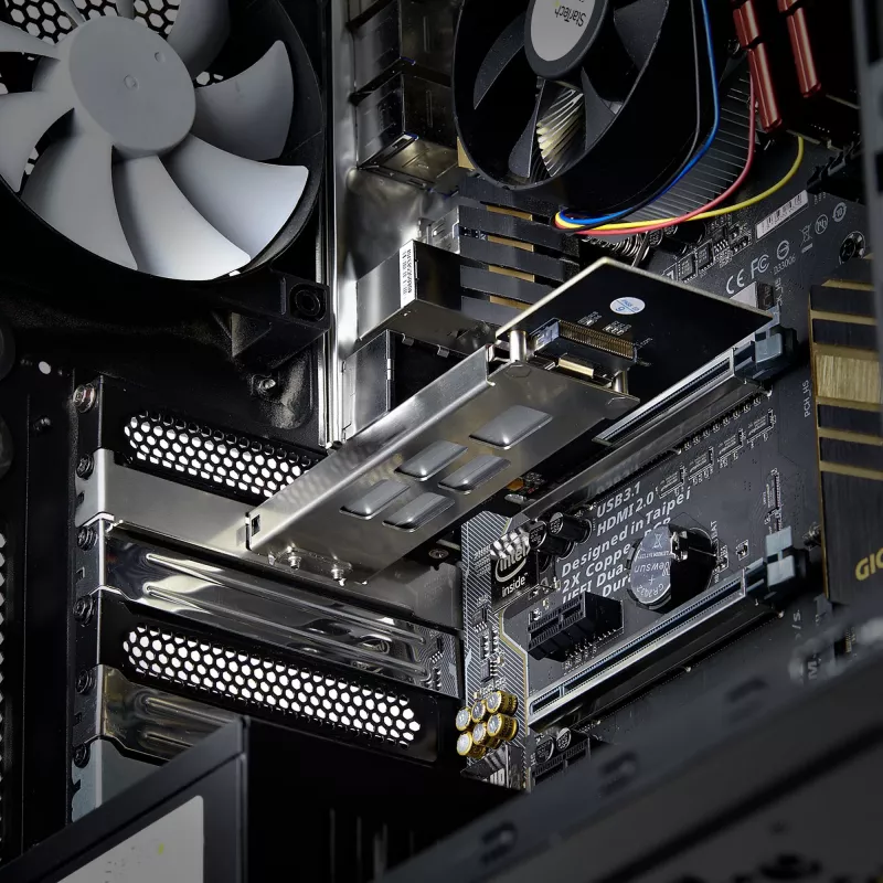StarTech.com Bahía móvil/backplane M.2 NVMe SSD a PCIe x4 con bandeja extraíble para ranura de expansión PCI Express, instalación sin herramientas, Bahía de disco hot-swap PCIe 4.0/3.0, cerradura con llave – 2 llaves incluidas