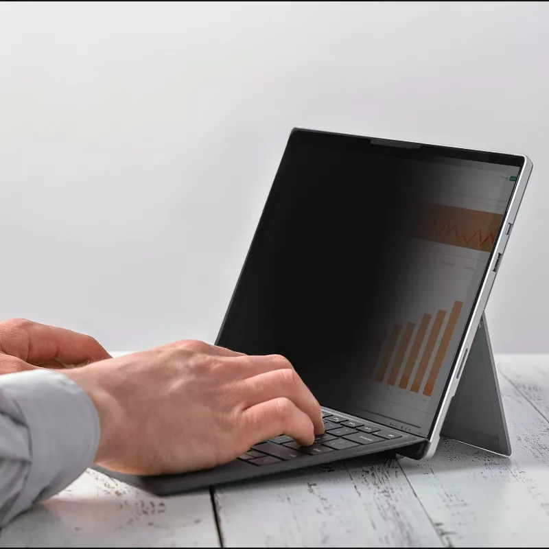 StarTech.com Filtro de privacidad 4-way para Surface Laptop Go 1/2/3 de 12,4