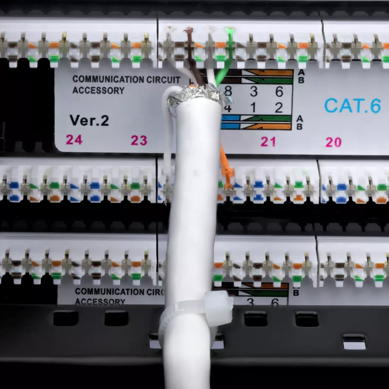 StarTech.com Patch panel Cat6 de 48 puertos 2U para rack, RJ45, UTP, 110 punch-down, patch panel Ethernet Cat 6 para rack de servidor de red