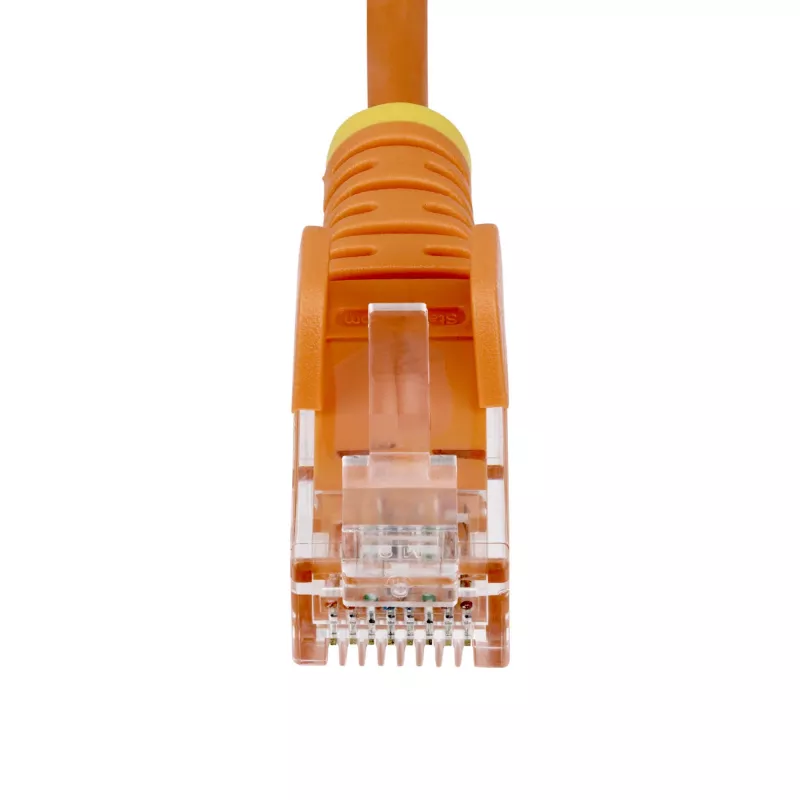 StarTech.com Cable Ethernet CAT6 delgado de 2,5 m, naranja, protección de pestaña, 100W PoE, UTP, LSZH, 28AWG cobre desnudo puro, cable de red patch RJ45 delgado con alivio de tensión, probado individualmente