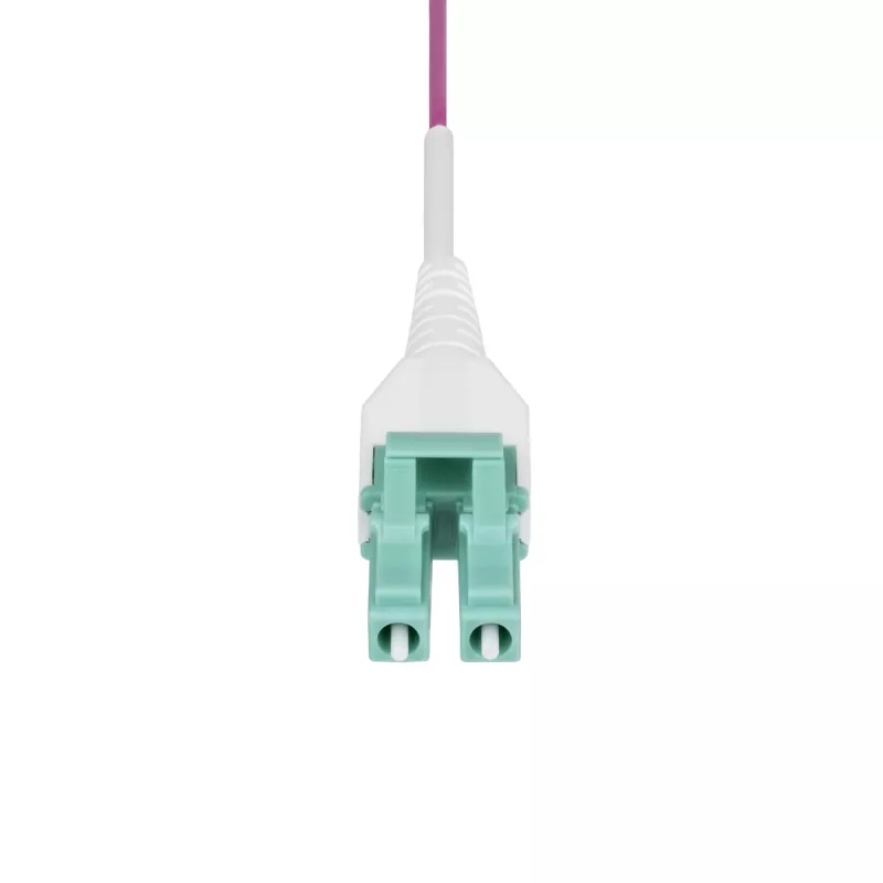 StarTech.com Cable de fibra óptica multimodo OM4 de 30 m (100 ft) LC a LC (UPC), violeta erika, 50/125 µm, 40G/100G, LOMMF/VCSEL, cable de conexión de fibra uniboot, montante OFNR