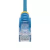 StarTech.com Cable Ethernet CAT6 delgado de 25 cm azul, protección de lengüeta, 100 W PoE, UTP, LSZH, 28AWG hilo de cobre desnudo puro, cable de red RJ45 delgado con alivio de tensión, probado individualmente