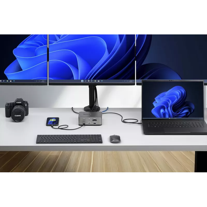 StarTech.com Docking station Thunderbolt 5, DP/HDMI, dock para triple monitor de hasta 4K 144 Hz o doble 8K 60 Hz, 5 puertos USB, carga de portátil de 140 W