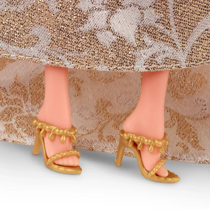 Muñeca Barbie Signature 2025 Holiday Fashion, muñeca coleccionable de temporada, rubia con vestido plateado y dorado