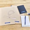 Cinta de etiquetado en relieve DYMO Authentic | rollo de 9 mm x 3 m | impresión blanca sobre azul | autoadhesiva | para máquinas de etiquetado en relieve | 1 ud.