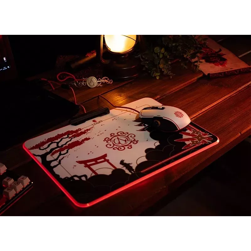 Lexip X Ubisoft - Assassin's Creed - Shadows alfombrilla de ratón, negro, dorado, rojo, blanco, imagen, alimentación USB, alfombrilla gaming