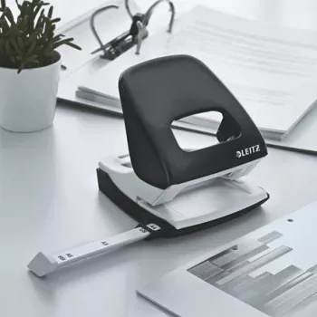 Leitz perforadora WOW 5008 metal 2 taladros / 30 hojas, 30 hojas, negro, blanco, metal, 8 cm, 5,5 mm, A4, A5, A6, folio, cuartilla US, 8 x 8 x 8 cm