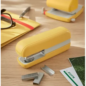 Grapadora Leitz Cosy 30 hojas, 30 hojas, amarillo, grapado estándar, 24/6, metal, plástico, 80 g/m²
