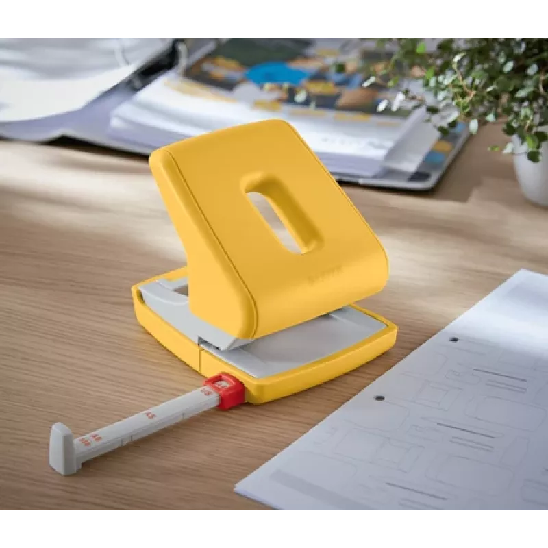 Perforadora Leitz Cosy 2 taladros 30 hojas, amarillo, plástico, 8 cm, 5,5 mm, A4