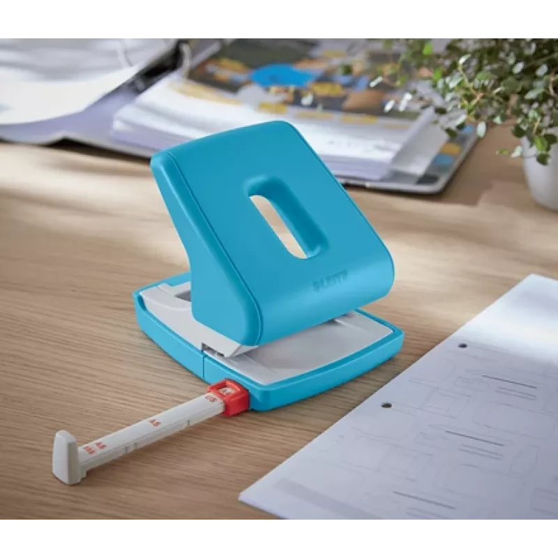 Perforadora Leitz Cosy 2 taladros 30 hojas, 30 hojas, azul, plástico, 8 cm, 5,5 mm, A4