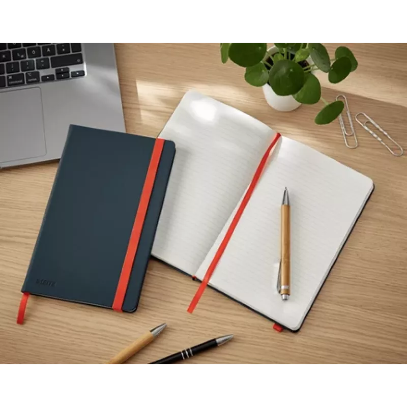Cuaderno Leitz Cosy Notebook Soft Touch rayado con tapa dura, liso, negro, A5, 80 hojas, mate, 100 g/m²