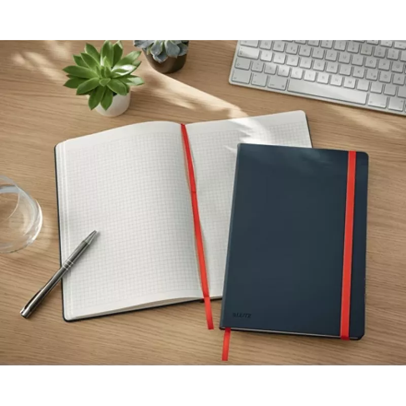 Cuaderno Leitz Cosy Soft Touch cuadriculado con tapa dura, monocromático, negro, B5, 80 hojas, mate, 100 g/m²