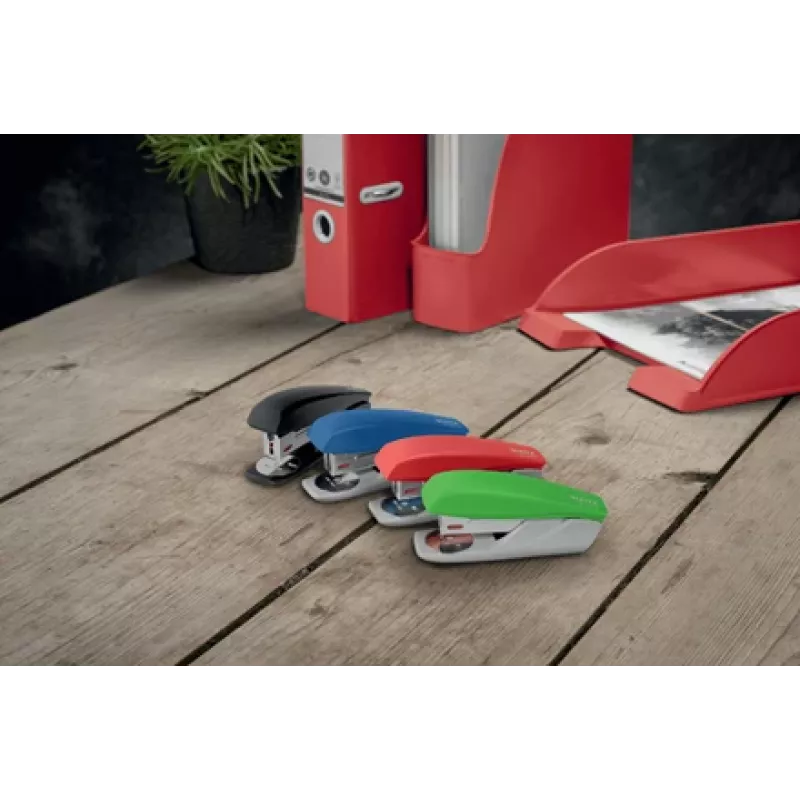 Leitz Mini grapadora NeXXt Recycle, 25 hojas, verde, grapado estándar de lengüeta, 24/6, plástico, 80 g/m²