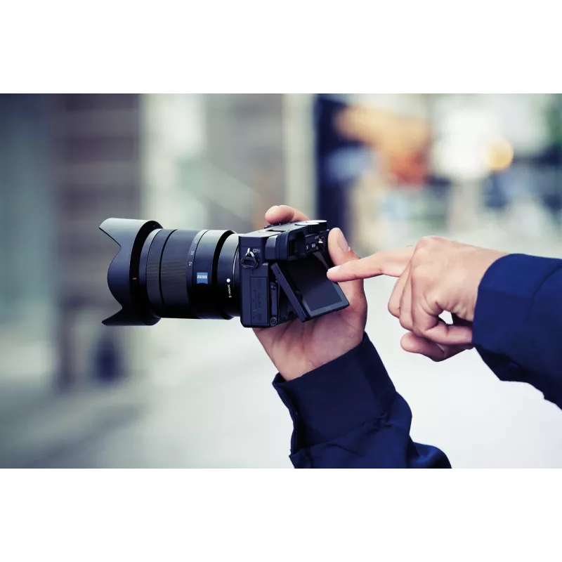 Sony α 6400 + SEL18135 MILC 24,2 MP CMOS 6000 x 4000 píxeles negro