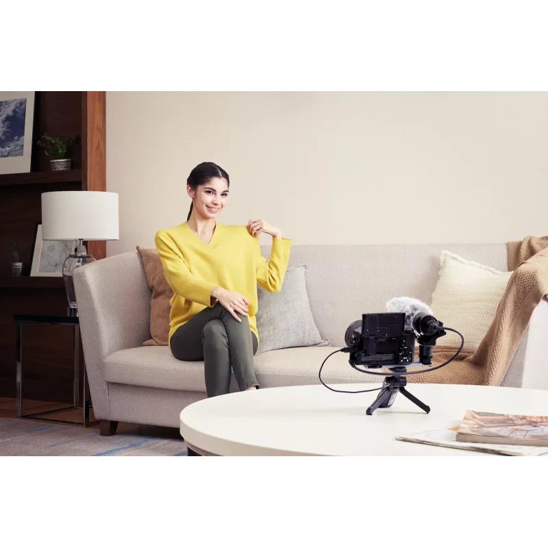 Sony α 6400 + SEL18135 MILC 24,2 MP CMOS 6000 x 4000 píxeles negro