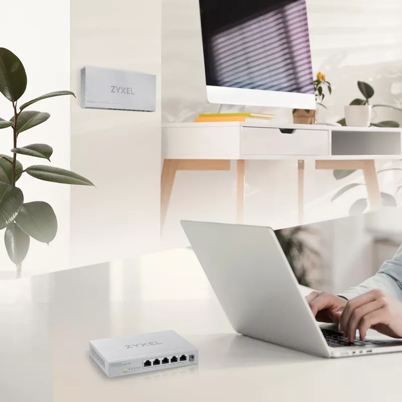 Zyxel MG-105 no gestionado 2.5G Ethernet (100/1000/2500) Steel
