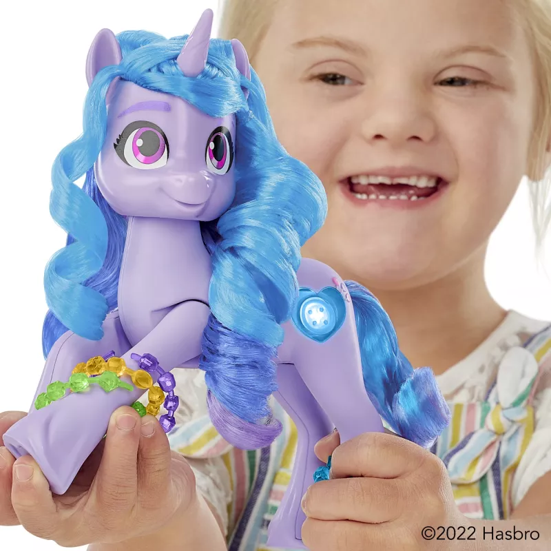 My Little Pony See Your Sparkle Izzy Moonbow, niña, 5 años, efectos de luz, con sonido