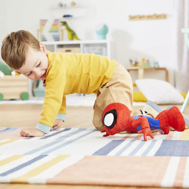 Marvel Spidey and His Amazing Friends Dance 'N Crawl Spidey, peluche interactivo con música y sonidos
