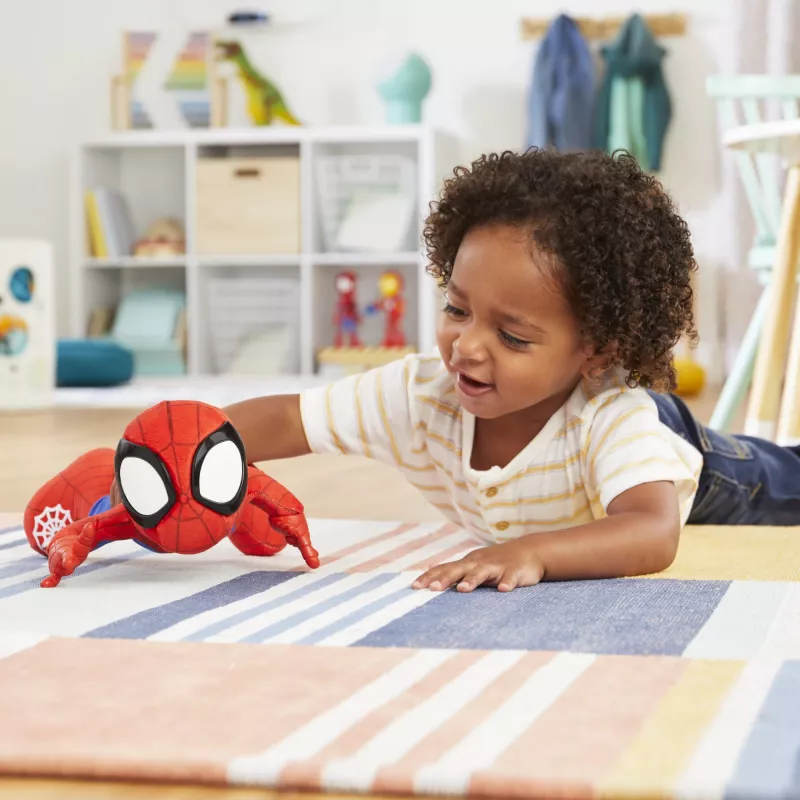 Marvel Spidey and His Amazing Friends Dance 'N Crawl Spidey, peluche interactivo con música y sonidos