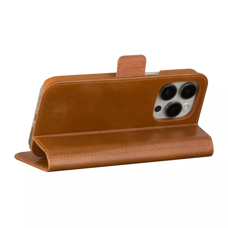 Funda tipo folio para móvil dbramante1928 Copenhagen para iPhone 15 Pro – Tan, 3 compartimentos para tarjetas, monocromático marrón