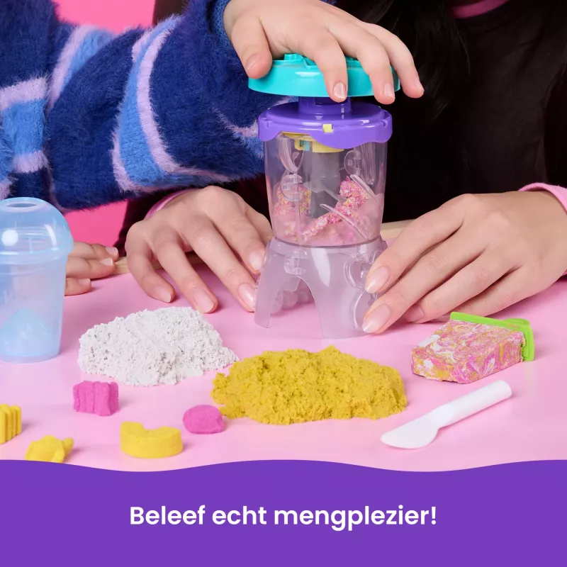 Kinetic Sand, set de juego batidora de smoothies, relleno de cesta de Pascua, incluye 14 oz de arena moldeable, herramientas y molde de helado, juguete de comida de juguete