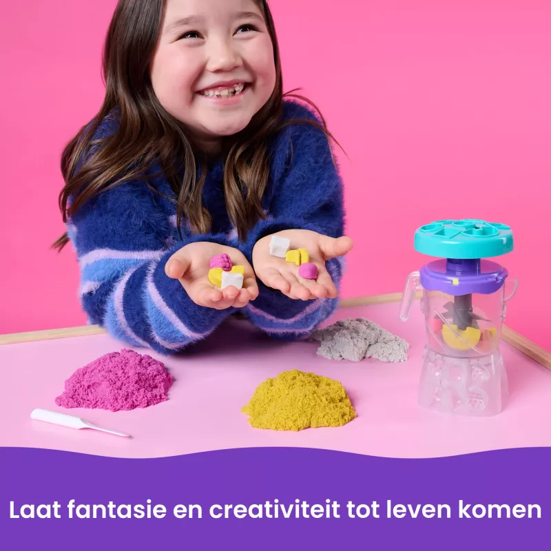 Kinetic Sand, set de juego batidora de smoothies, relleno de cesta de Pascua, incluye 14 oz de arena moldeable, herramientas y molde de helado, juguete de comida de juguete
