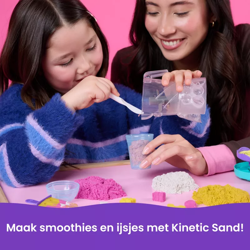 Kinetic Sand, set de juego batidora de smoothies, relleno de cesta de Pascua, incluye 14 oz de arena moldeable, herramientas y molde de helado, juguete de comida de juguete