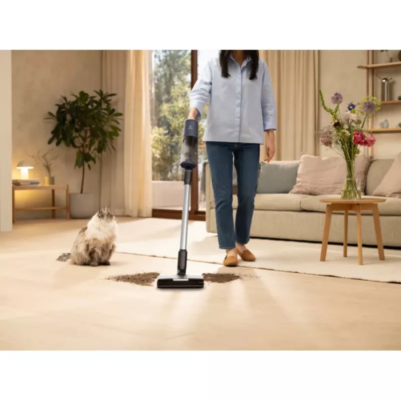 Aspirador escoba 2 en 1 Electrolux EP61H21WET, a batería, limpieza en seco, sin bolsa, 0,6 l, 85 W, azul, 2,5 Ah