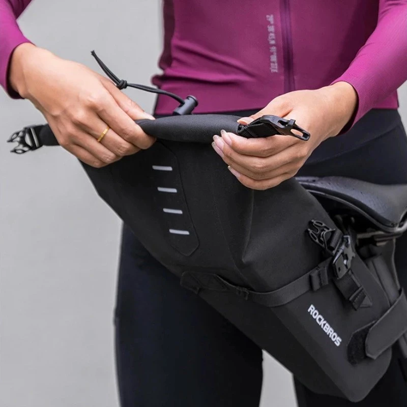 Bolsa de sillín para bicicleta Rockbros 30130061001 3 L negra impermeable
