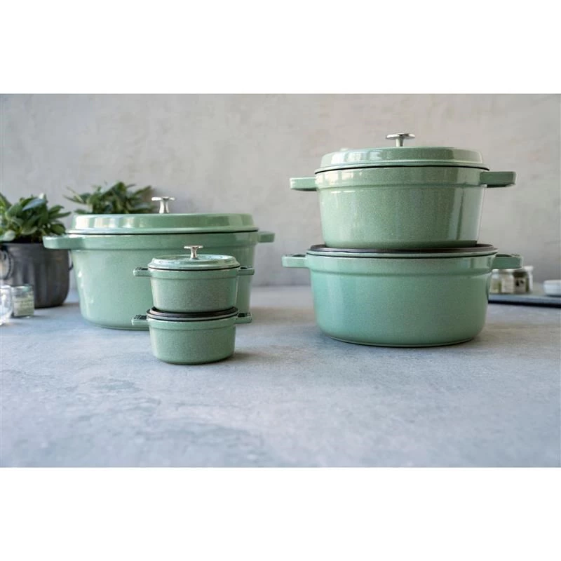 Olla redonda de hierro fundido Staub 5,2 L, menta – La Cocotte 26 cm