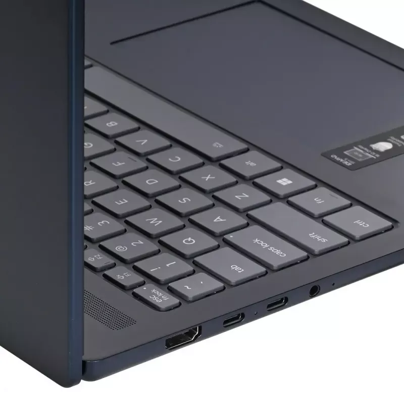 Portátil Lenovo schlank-5-16IRH10R — Intel Core 7 240H, pantalla táctil 16