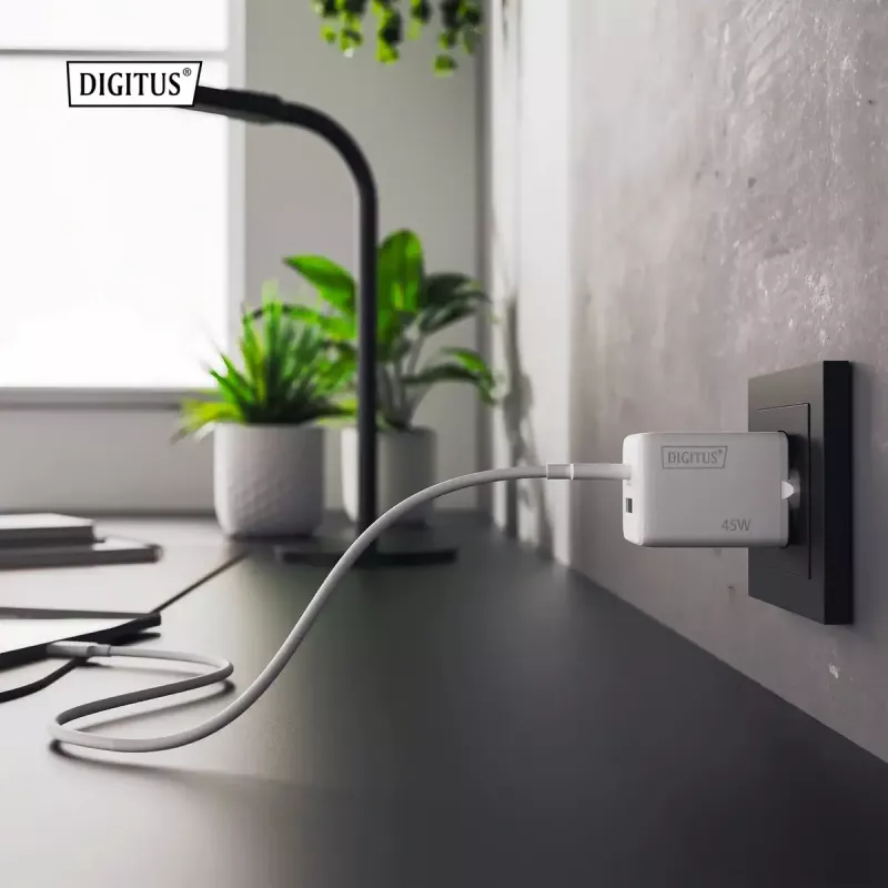 Cargador de pared DIGITUS USB GaN 45W — 1× USB-C, 1× USB-A, entrada 100–240V, blanco