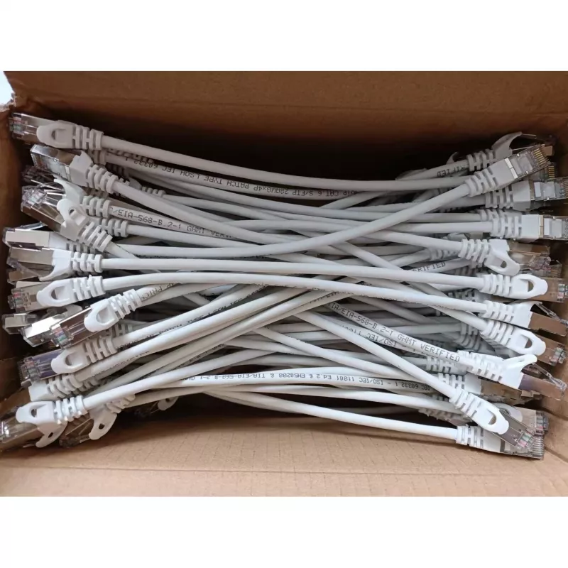 Equip 635513 Set de cables de red Cat.6 S/FTP LSZH, RJ-45, 0,25 m, blanco, 100 uds.