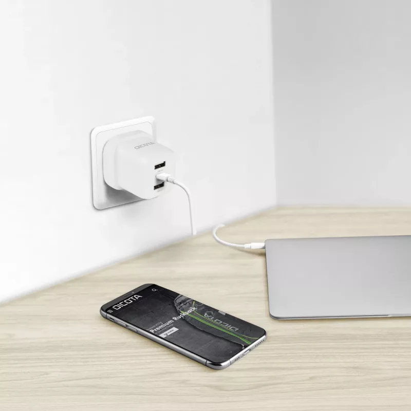 Fuente de alimentación Dicota - compacta, portátil - 32 vatios - 3 A - 3 puertos de salida (USB-C, 2 x USB)