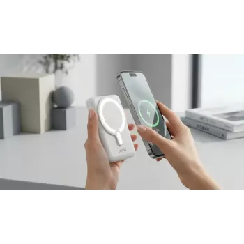 Batería externa SAVIO BA-13 10000 mAh con salida de 20 W y carga inalámbrica, blanca