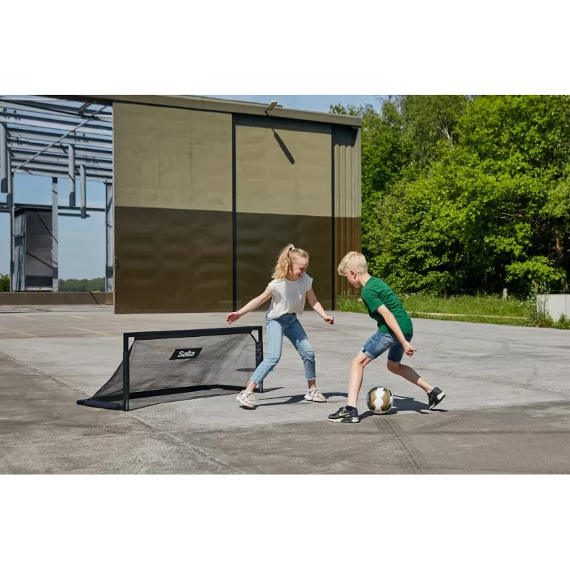 Trampolín infantil independiente Salta Techniq — modelo 5121, polietileno/PVC/acero, color del marco negro