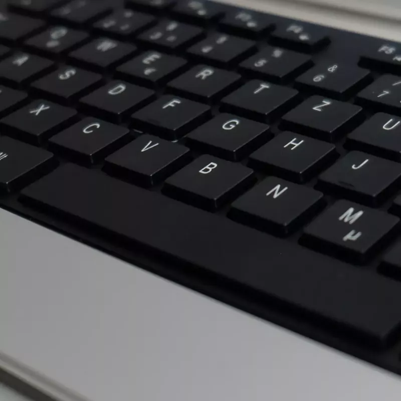 Conjunto de teclado y ratón MediaRange MROS105