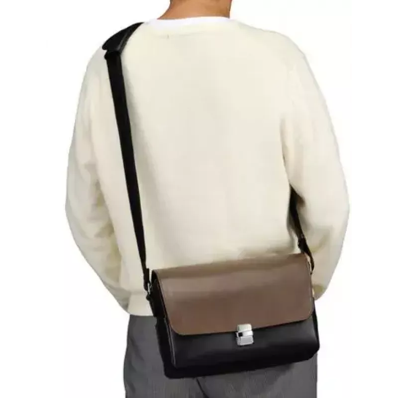 Bolsa de hombro para cámaras Olympus CBG-11 PR de OLYMPUS — negra y marrón, modelo V613014NW000