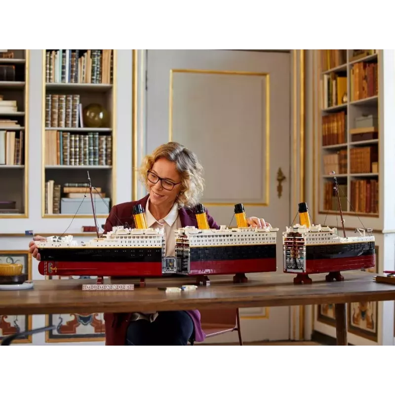 Set de construcción LEGO ICONS 10294 réplica del Titanic — 9.090 piezas, 18+