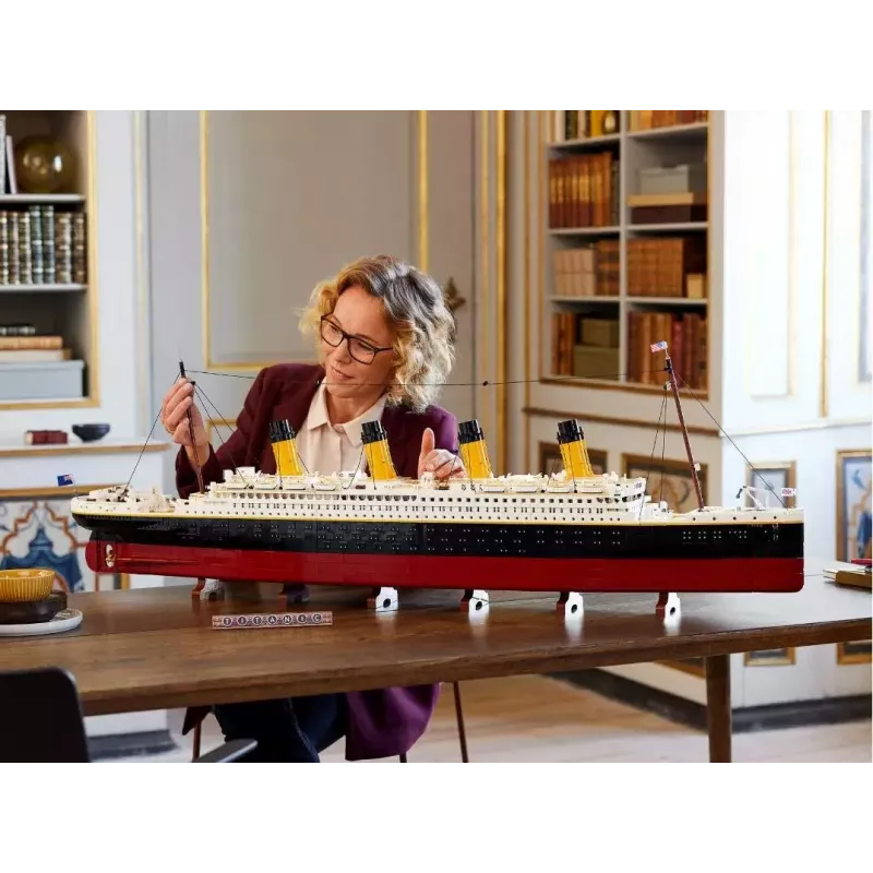 Set de construcción LEGO ICONS 10294 réplica del Titanic — 9.090 piezas, 18+