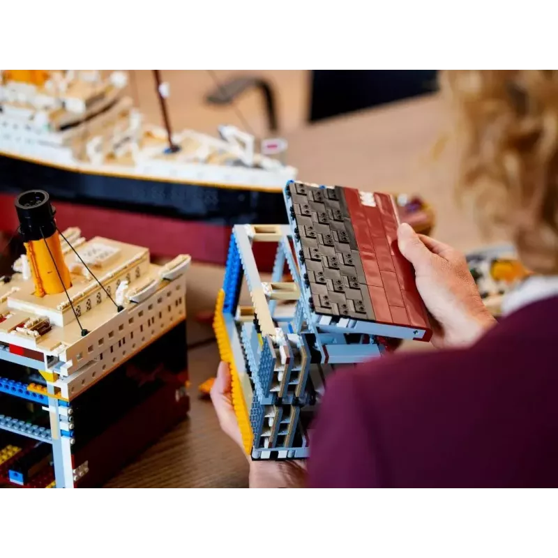 Set de construcción LEGO ICONS 10294 réplica del Titanic — 9.090 piezas, 18+